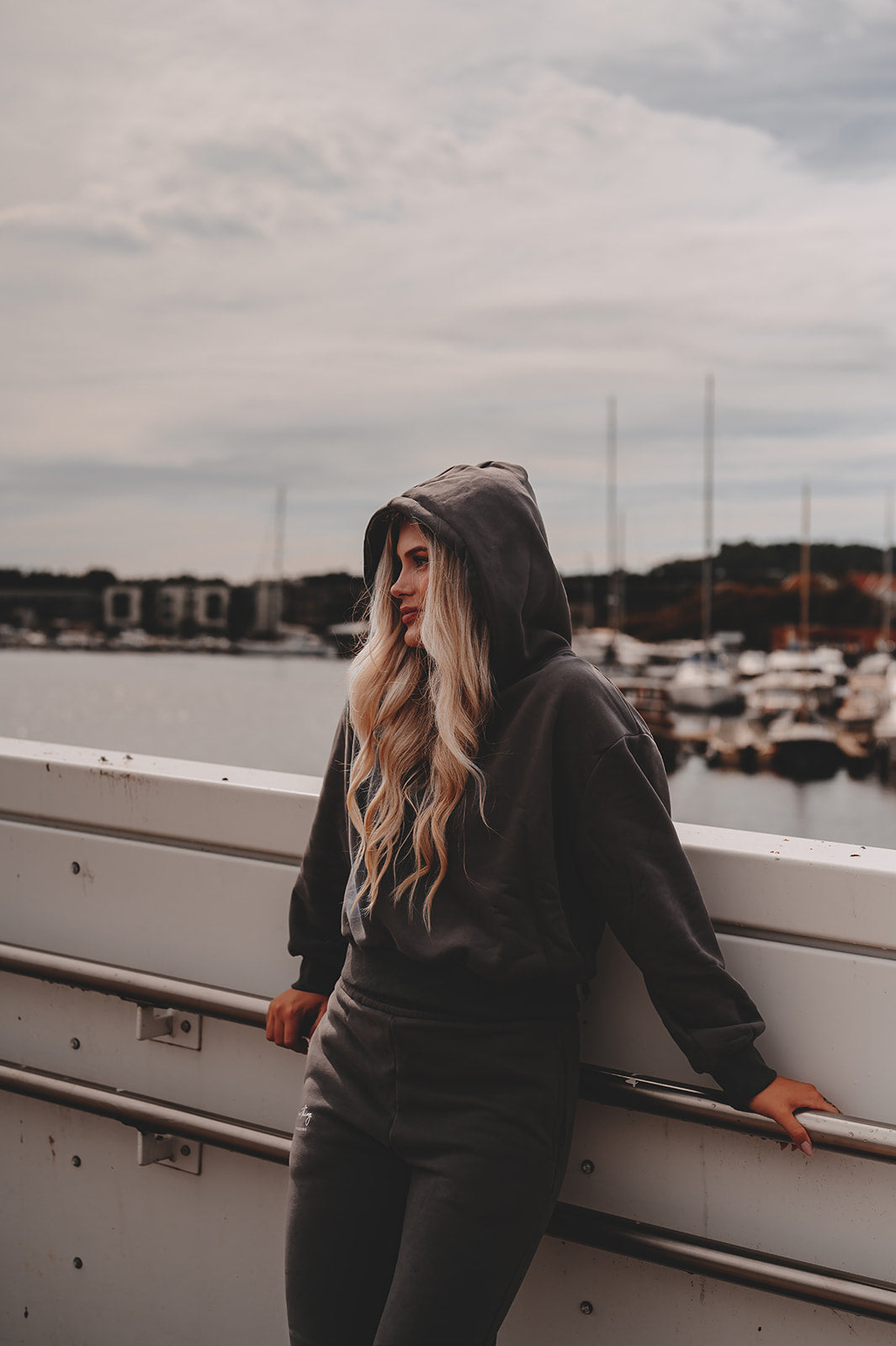 Koksgrå hoodie