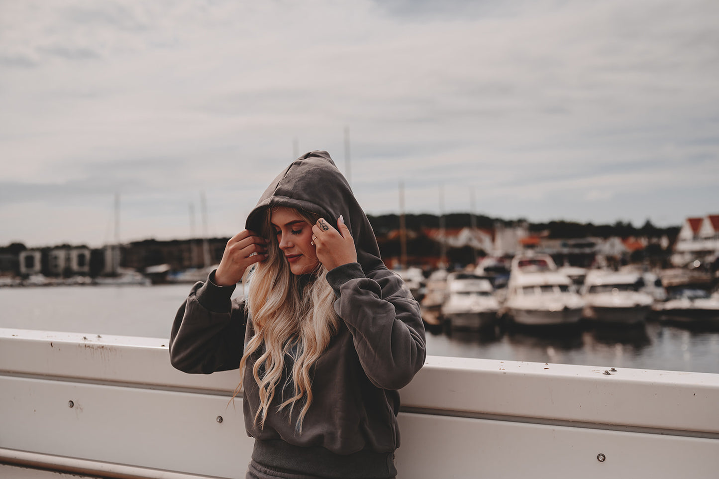 Koksgrå hoodie