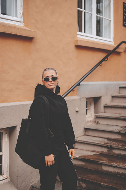 Svart hoodie