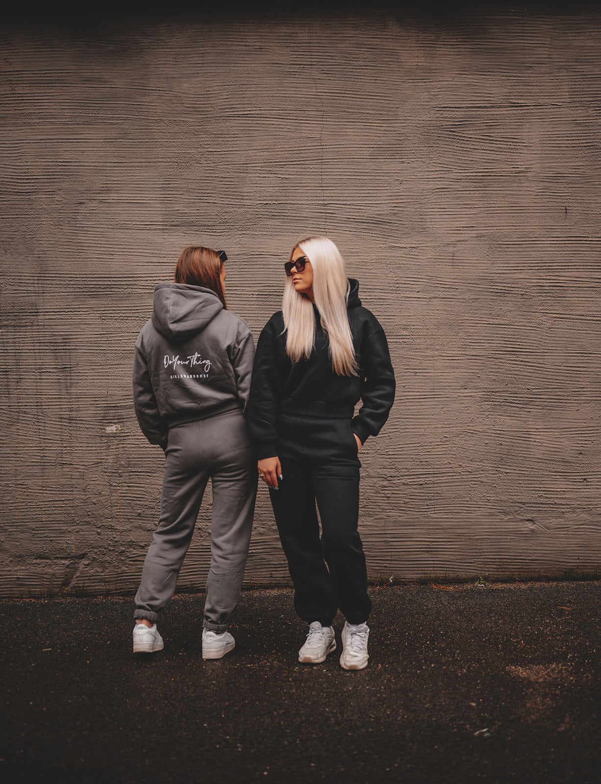 Svart hoodie